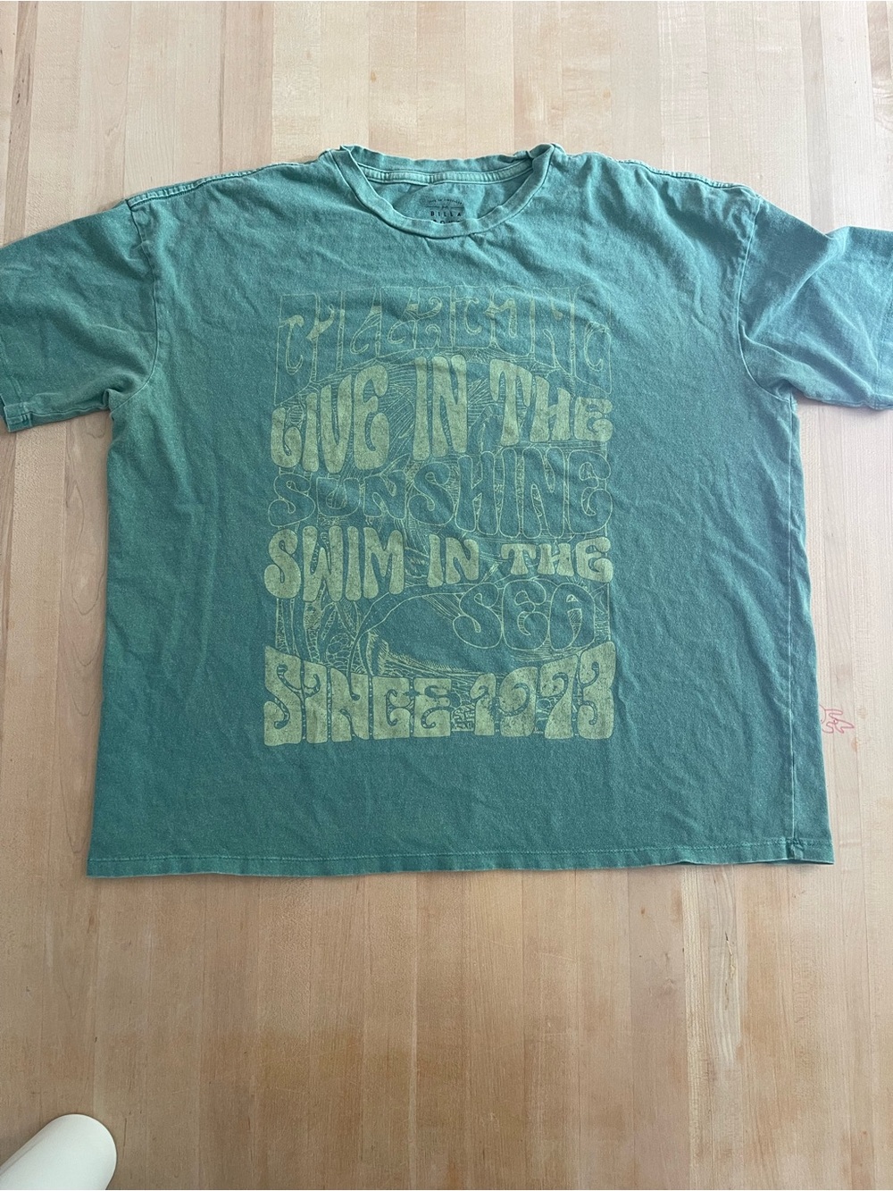 Billabong Teal Short Sleeve Graphic Tee with Pale Yellow Print